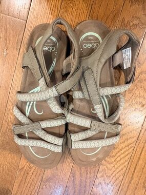 Women's Aboe Taupe Strappy Outdoor Sandals